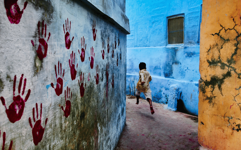 Foto: “Boy in Mid-Flight”, 2007 - Steve McCurry
